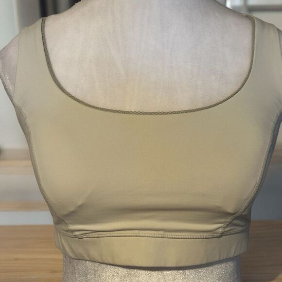 Lululemon All‎ Sports Beige / Ivory Sports Bra Size 8 Athletic - Picture 1 of 7